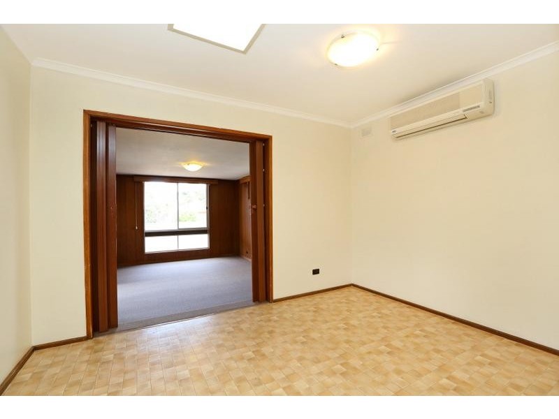 4 Ardross Crescent, Morphett Vale SA 5162