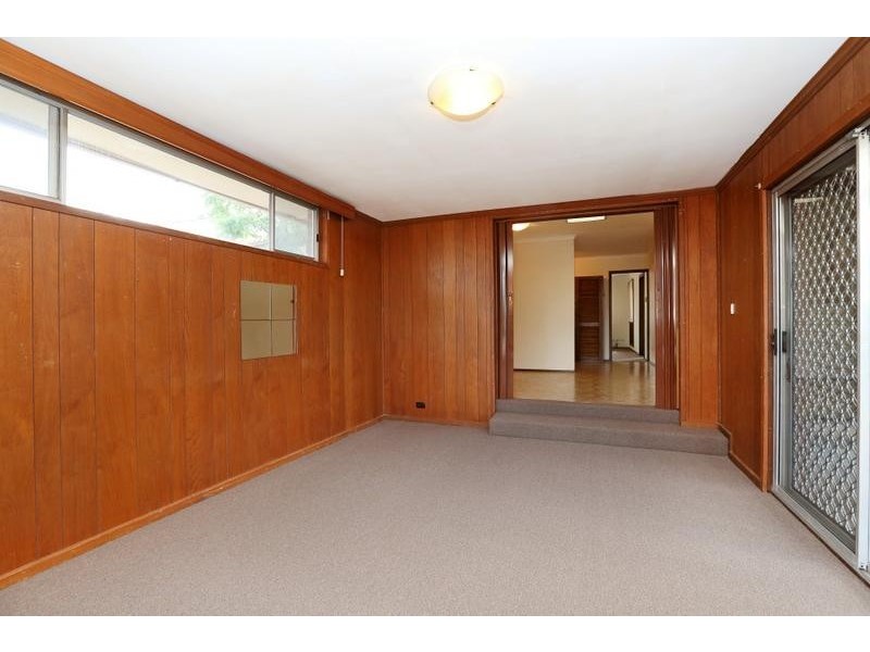 4 Ardross Crescent, Morphett Vale SA 5162