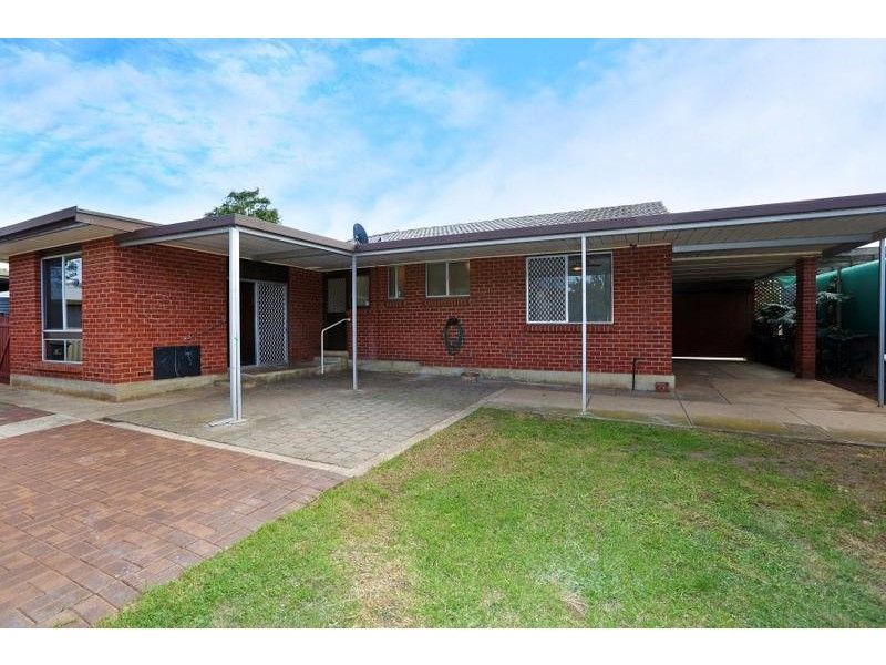 4 Ardross Crescent, Morphett Vale SA 5162