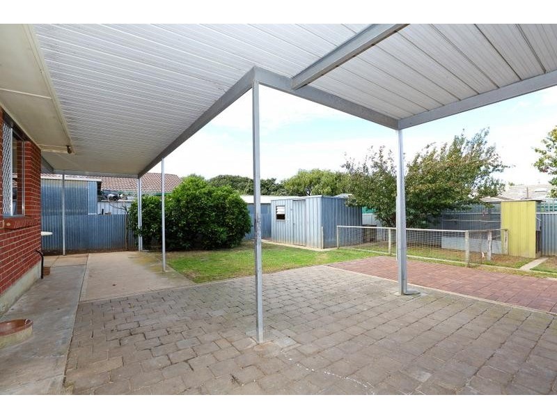 4 Ardross Crescent, Morphett Vale SA 5162