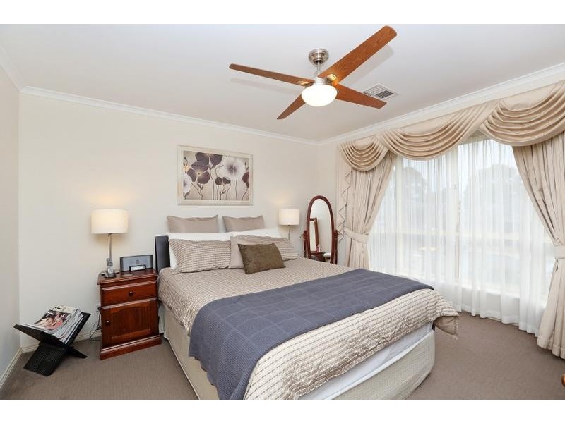 11 Ambrosini Court, Woodcroft SA 5162