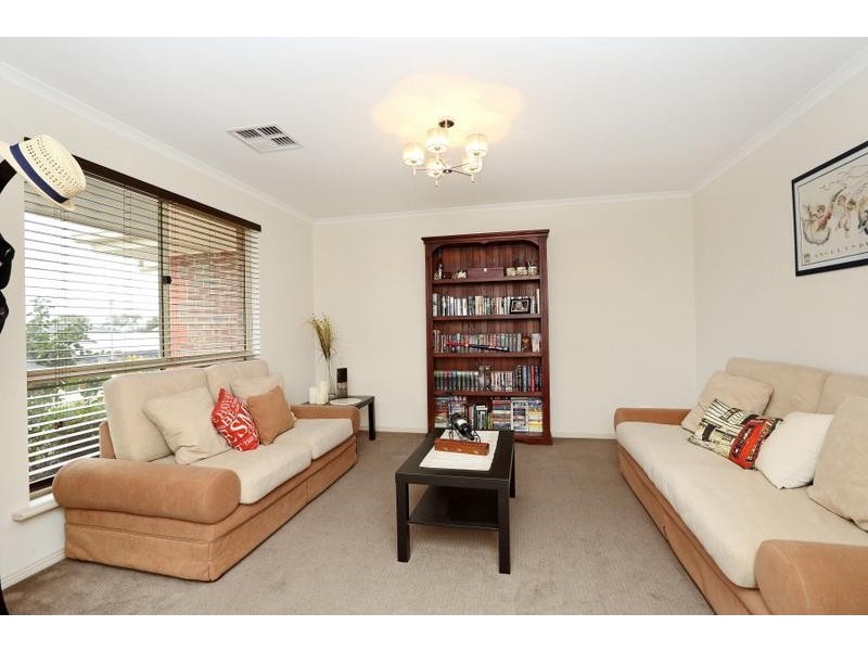 11 Ambrosini Court, Woodcroft SA 5162