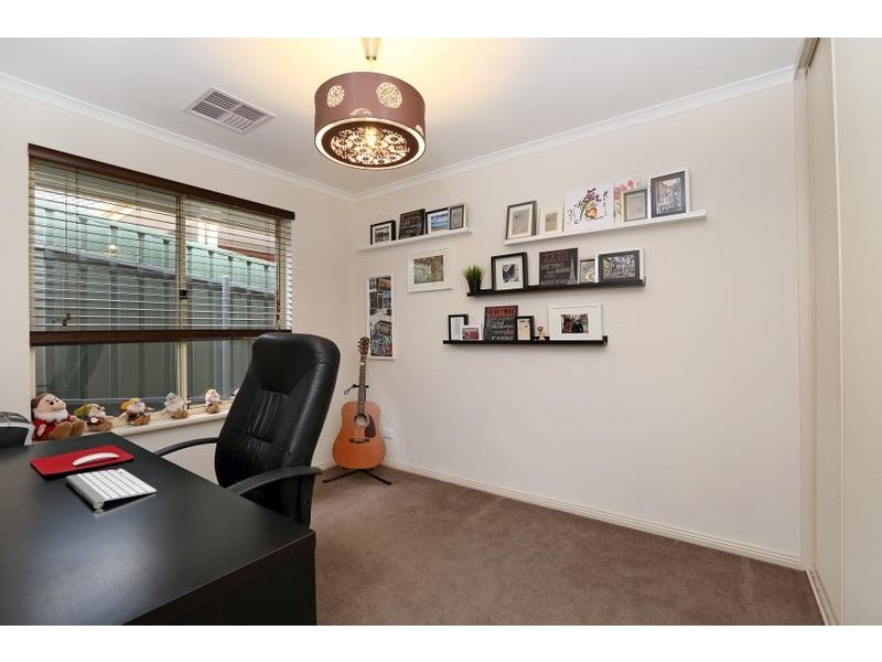 11 Ambrosini Court, Woodcroft SA 5162
