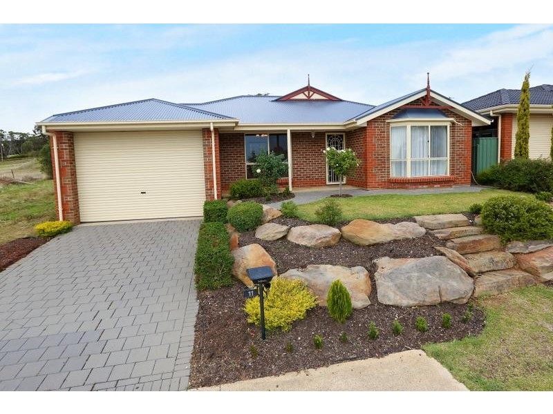 11 Ambrosini Court, Woodcroft SA 5162