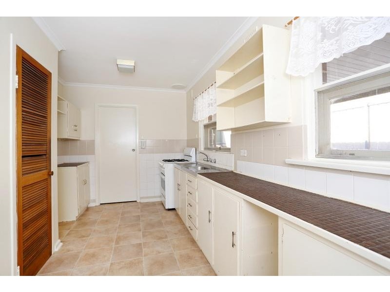 56 Lynlee Crescent, Huntfield Heights SA 5163