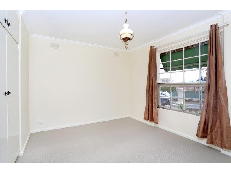 56 Lynlee Crescent, Huntfield Heights SA 5163