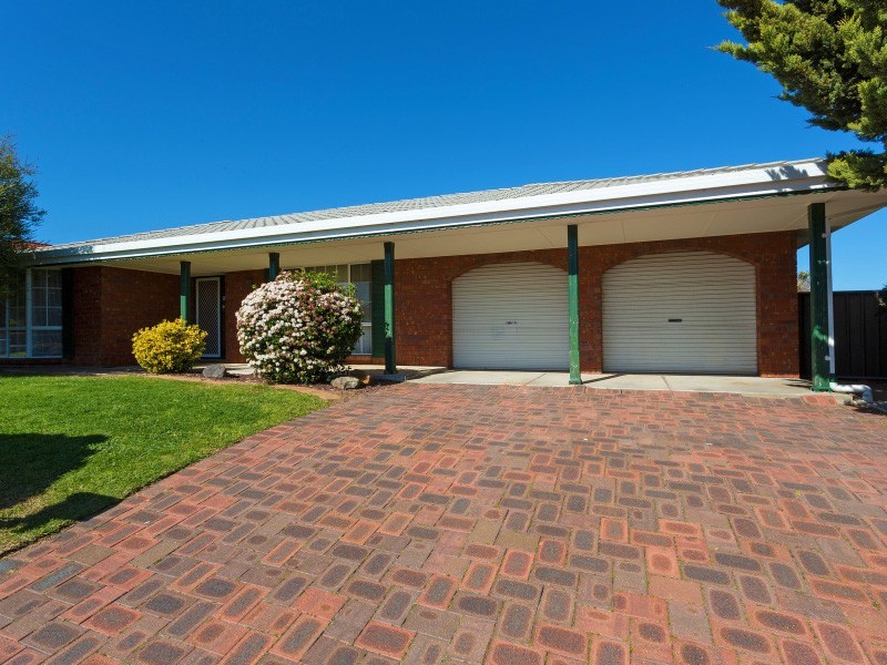24 Lapwing Street, Hallett Cove SA 5158