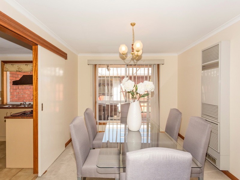 24 Lapwing Street, Hallett Cove SA 5158