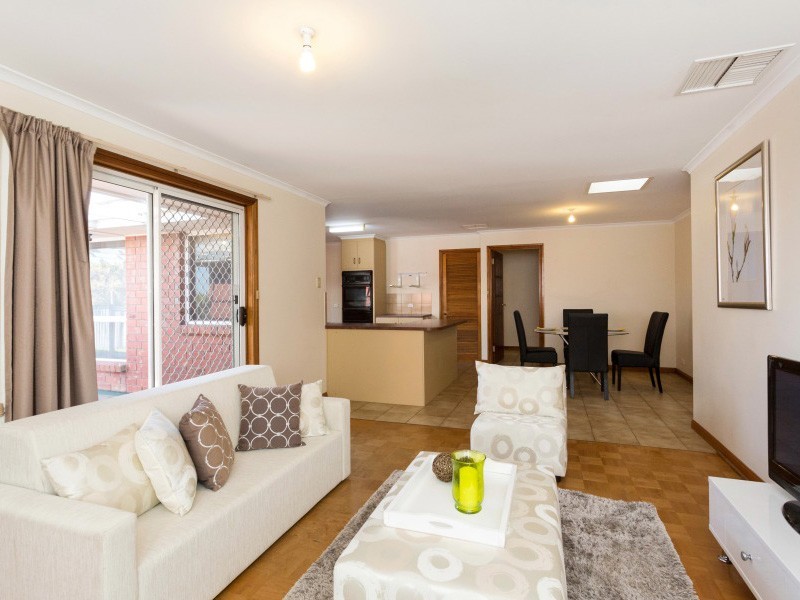 24 Lapwing Street, Hallett Cove SA 5158