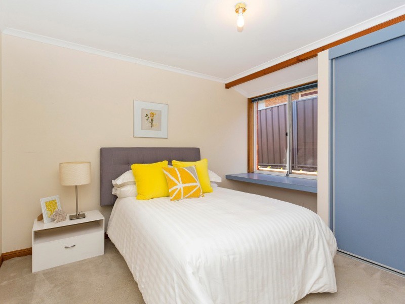 24 Lapwing Street, Hallett Cove SA 5158