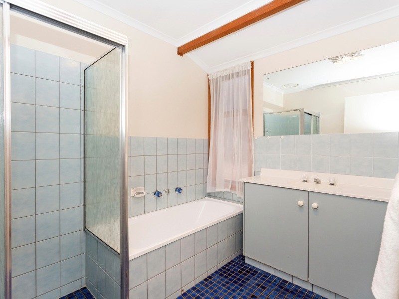 24 Lapwing Street, Hallett Cove SA 5158