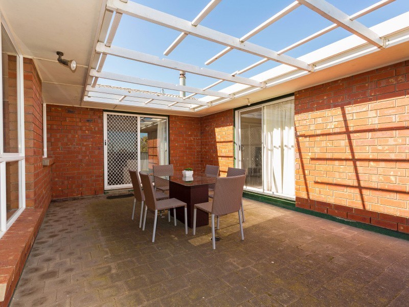24 Lapwing Street, Hallett Cove SA 5158