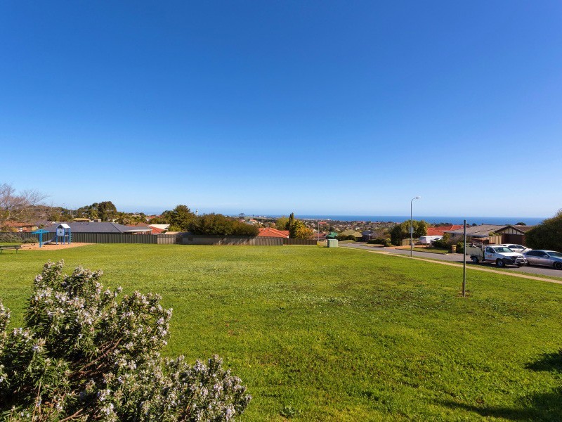 24 Lapwing Street, Hallett Cove SA 5158