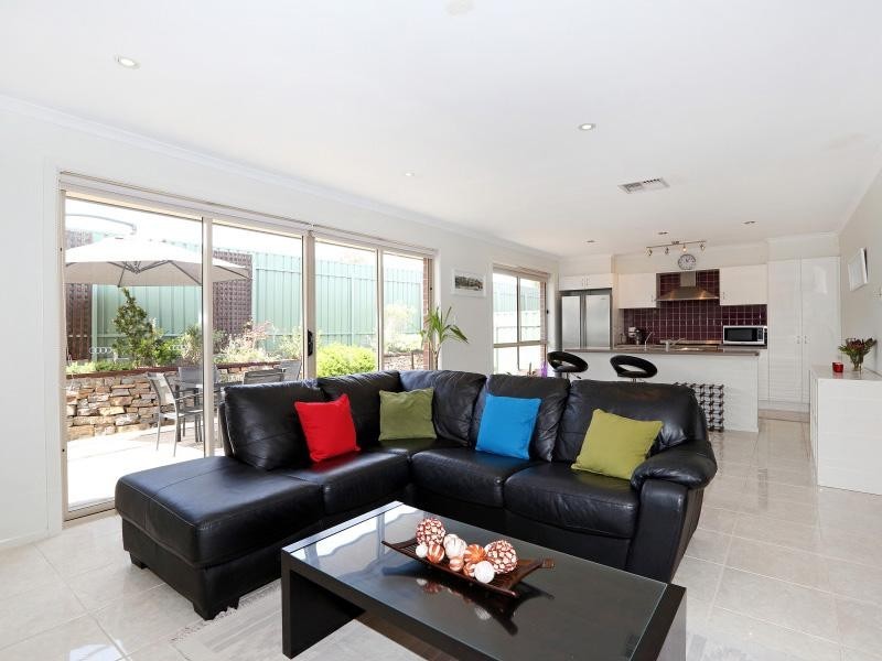 15 Ambrosini Court, Woodcroft SA 5162