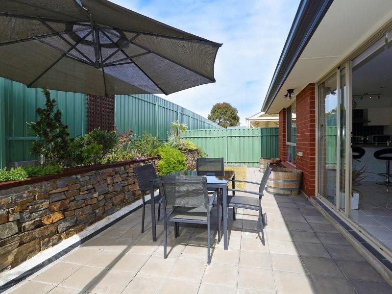 15 Ambrosini Court, Woodcroft SA 5162