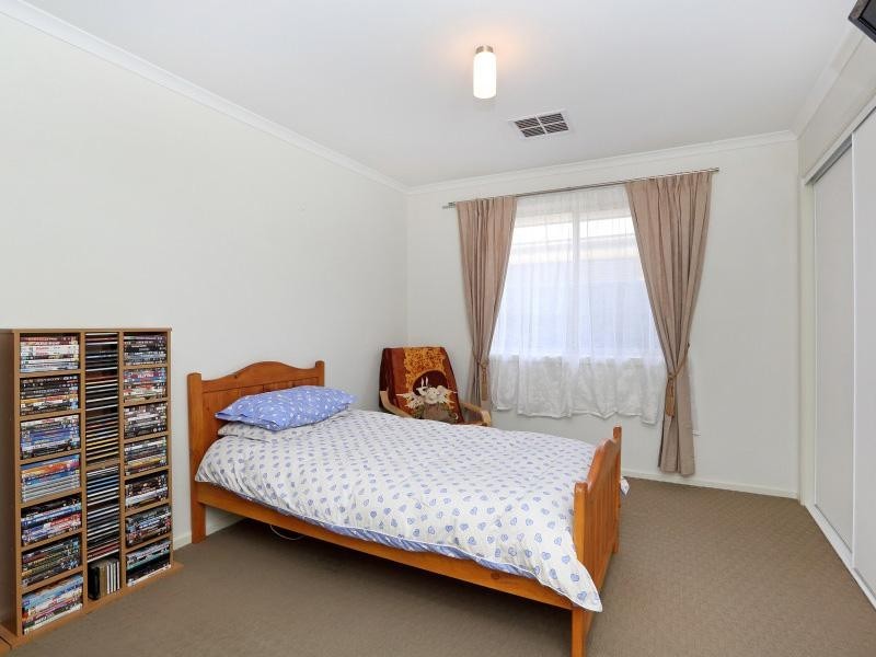 15 Ambrosini Court, Woodcroft SA 5162