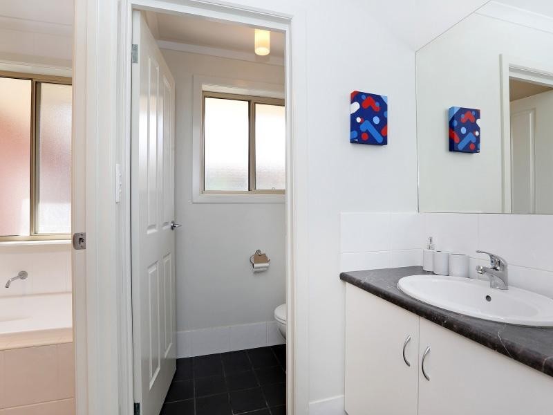 15 Ambrosini Court, Woodcroft SA 5162