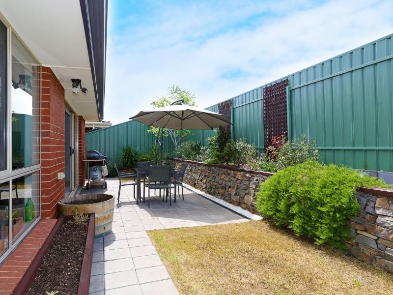 15 Ambrosini Court, Woodcroft SA 5162