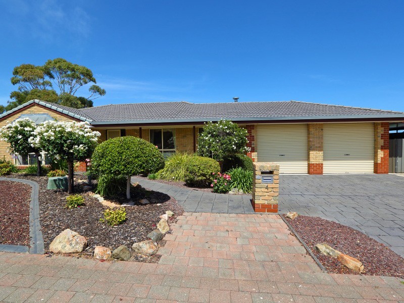 4 Oakhill Crescent, Morphett Vale SA 5162