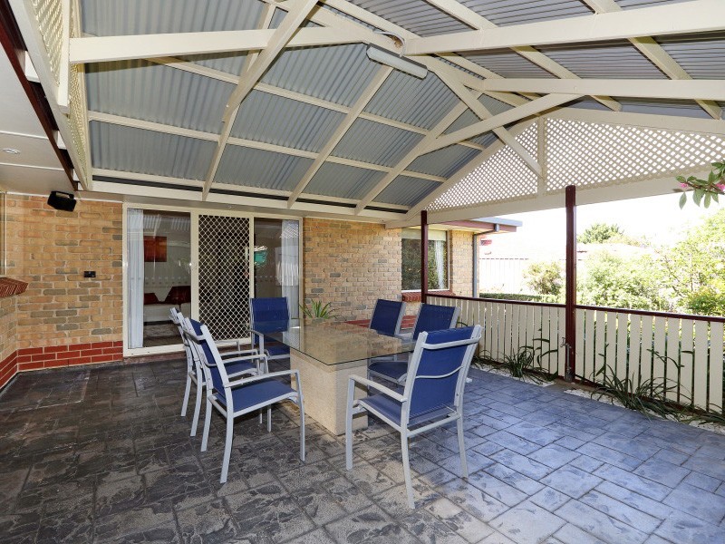 4 Oakhill Crescent, Morphett Vale SA 5162