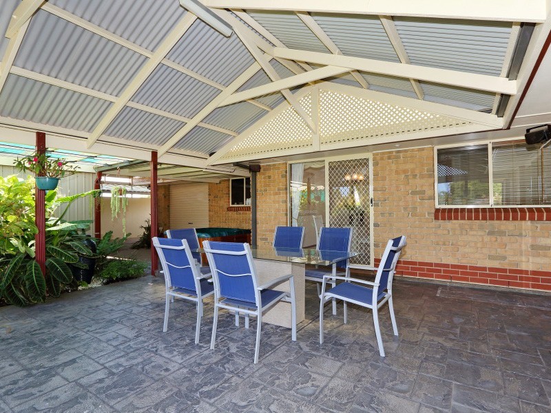 4 Oakhill Crescent, Morphett Vale SA 5162