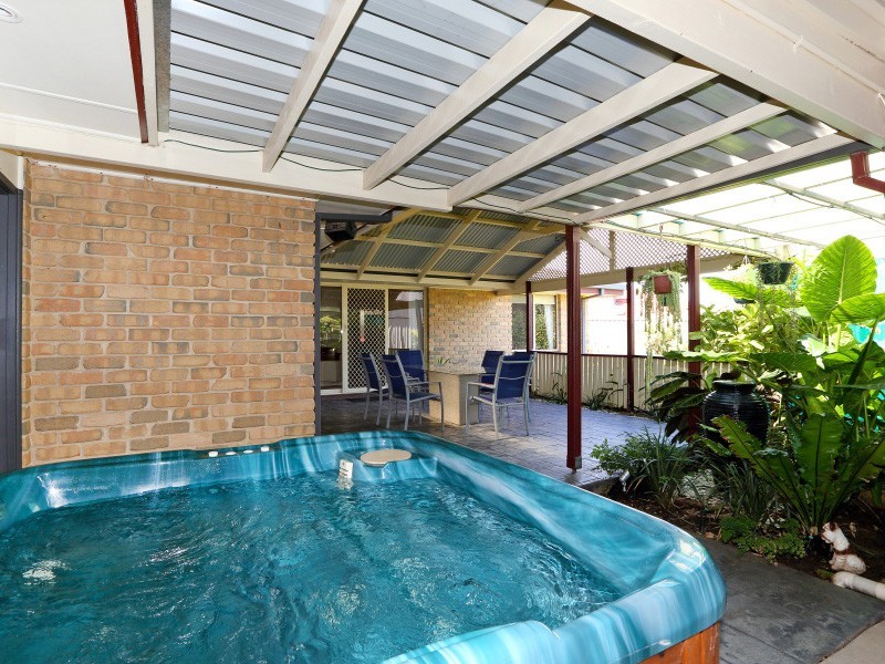 4 Oakhill Crescent, Morphett Vale SA 5162