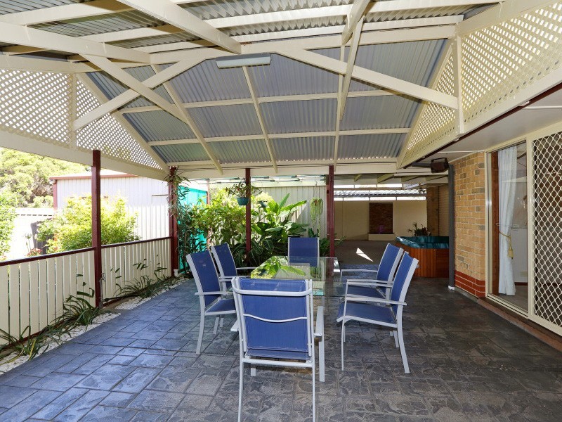 4 Oakhill Crescent, Morphett Vale SA 5162