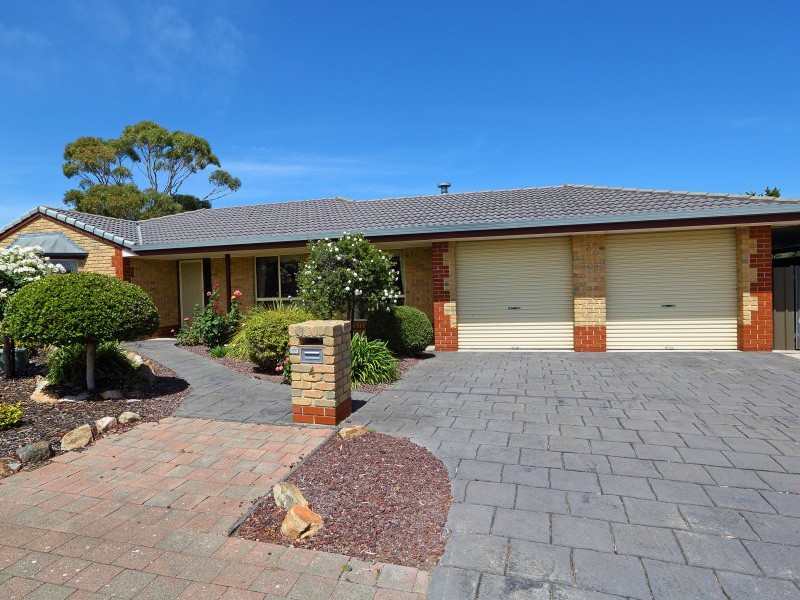 4 Oakhill Crescent, Morphett Vale SA 5162