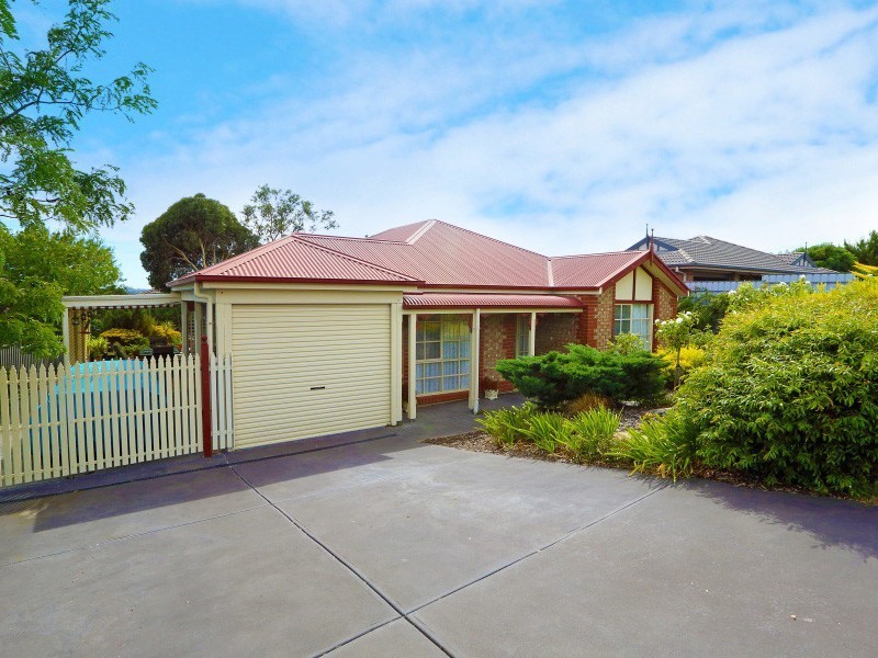 35 Greenfield Rise, Aberfoyle Park SA 5159