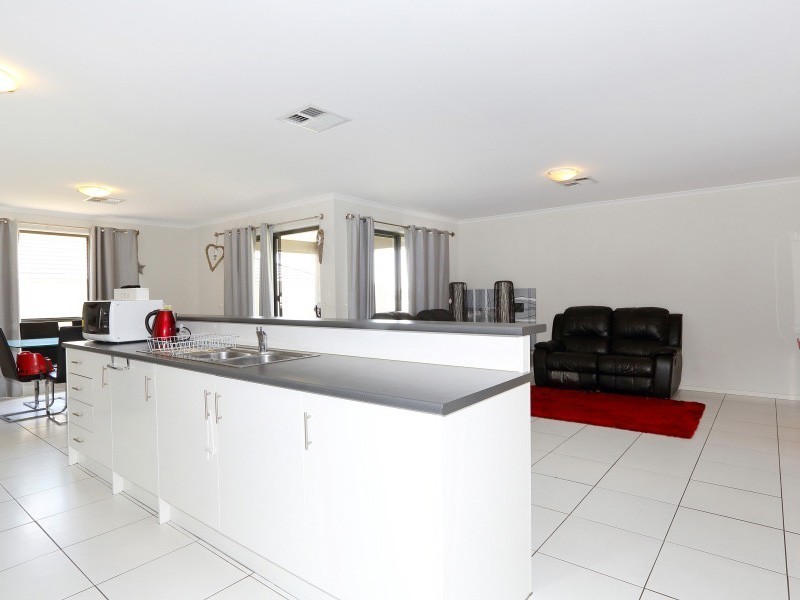 7 Busselton Road, Seaford Rise SA 5169