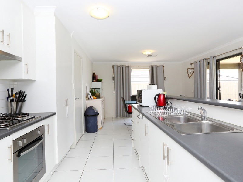7 Busselton Road, Seaford Rise SA 5169
