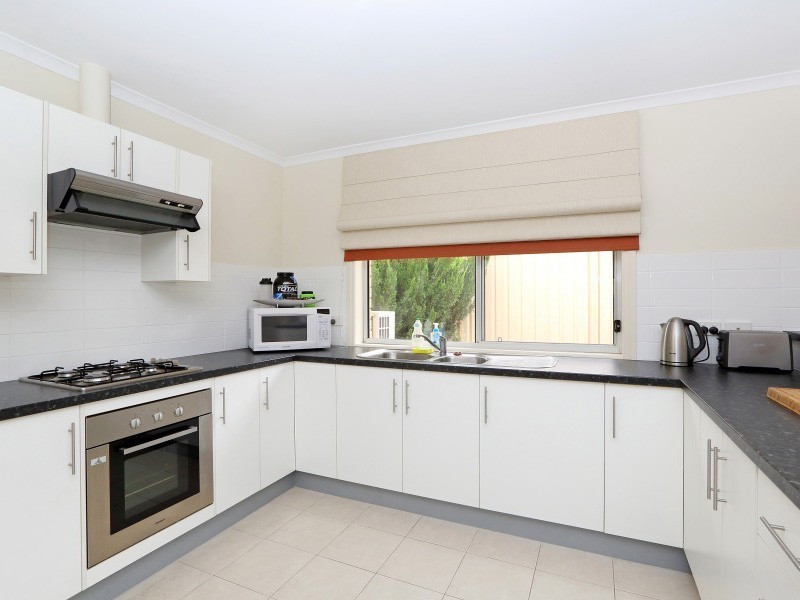 8 Signal Street, Seaford Meadows SA 5169