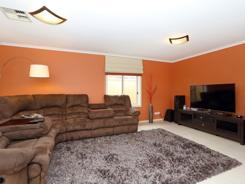 8 Signal Street, Seaford Meadows SA 5169