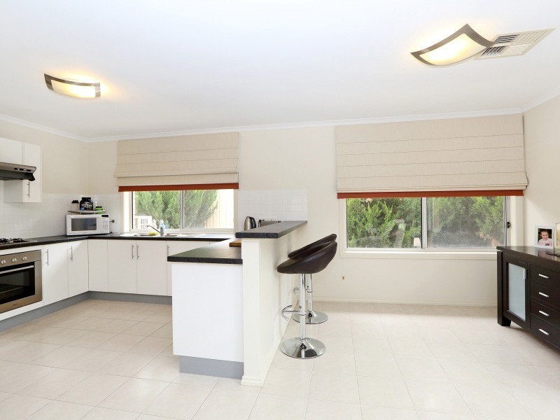 8 Signal Street, Seaford Meadows SA 5169