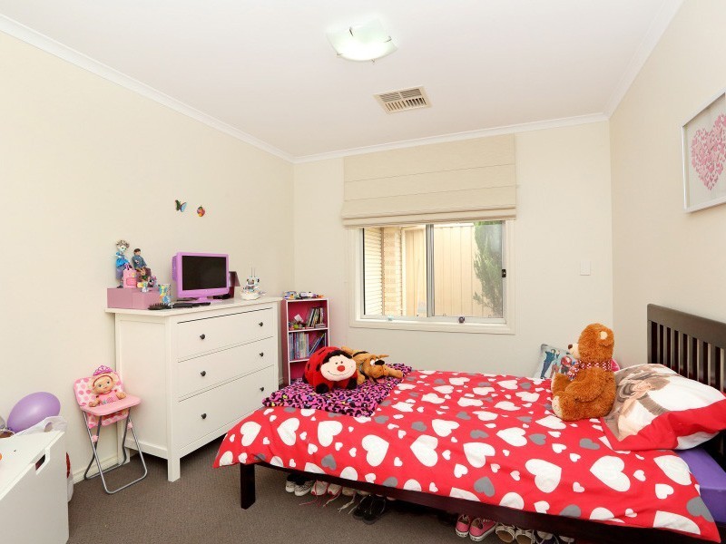 8 Signal Street, Seaford Meadows SA 5169