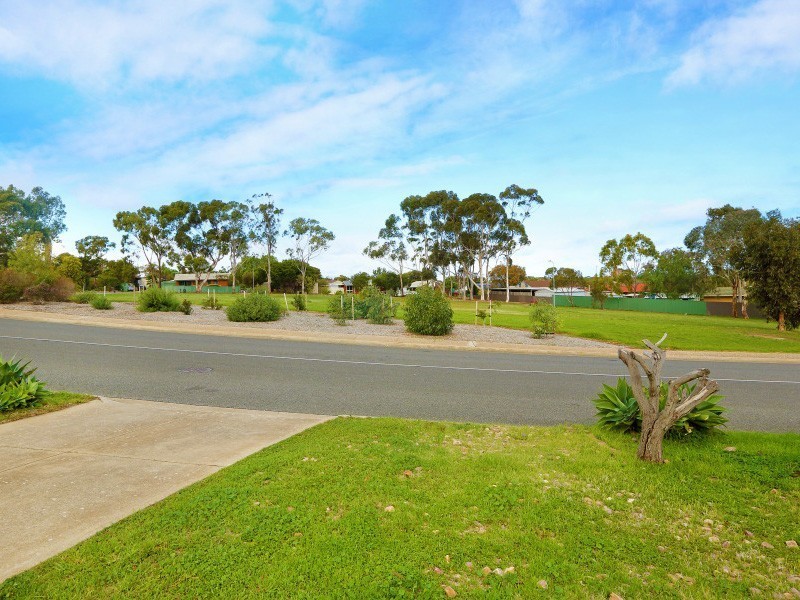 61 Nicolle Drive, Morphett Vale SA 5162
