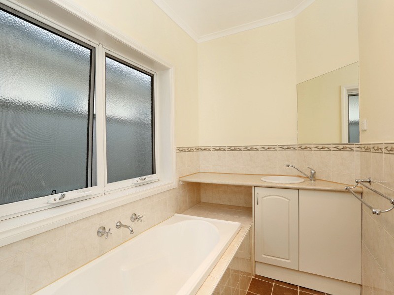 8a Dalkeith Avenue, Morphett Vale SA 5162
