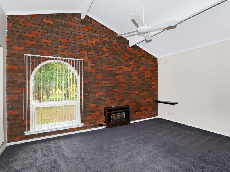 13 Banff Court, Happy Valley SA 5159