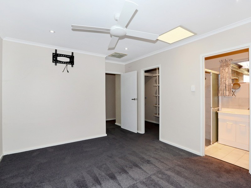 13 Banff Court, Happy Valley SA 5159