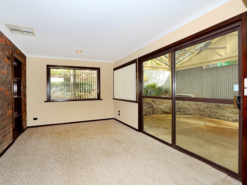 13 Banff Court, Happy Valley SA 5159