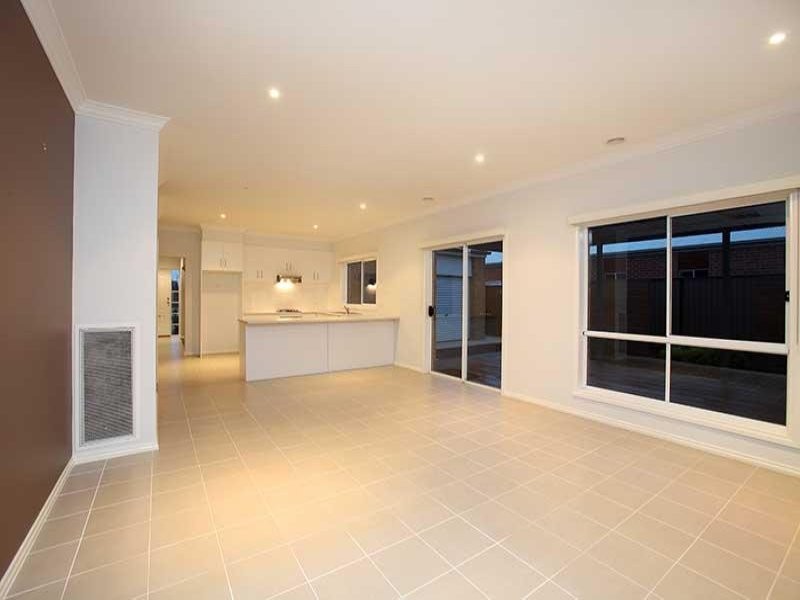 30 Mowbray Road, Point Cook VIC 3030