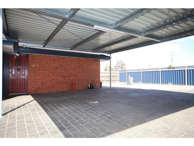 114 Kings Road, St Albans VIC 3021