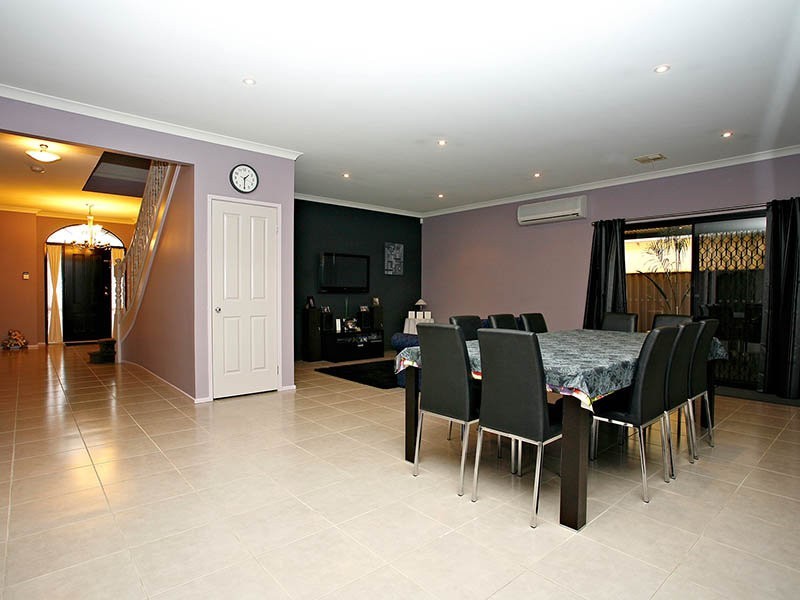 20 Tenterfield Drive, Burnside Heights VIC 3023