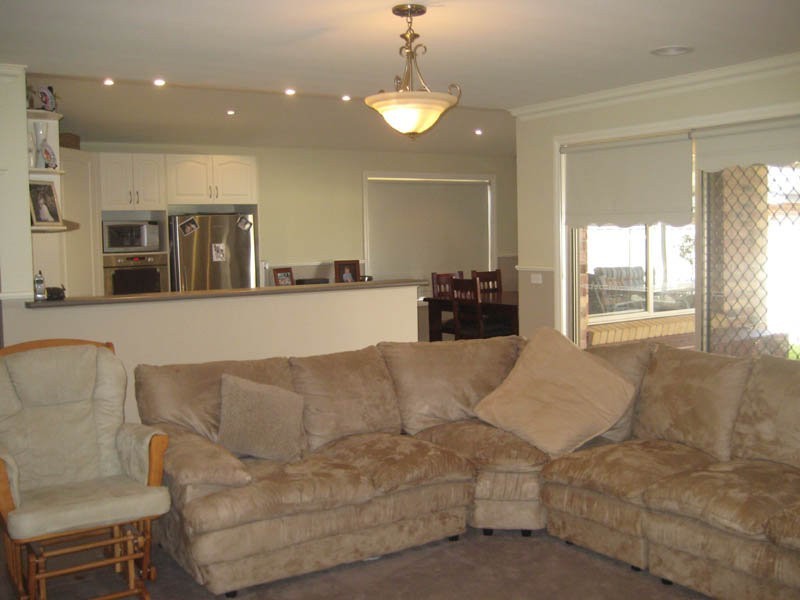 Taylors Hill VIC 3037