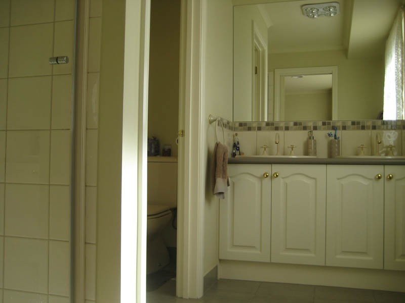 Taylors Hill VIC 3037