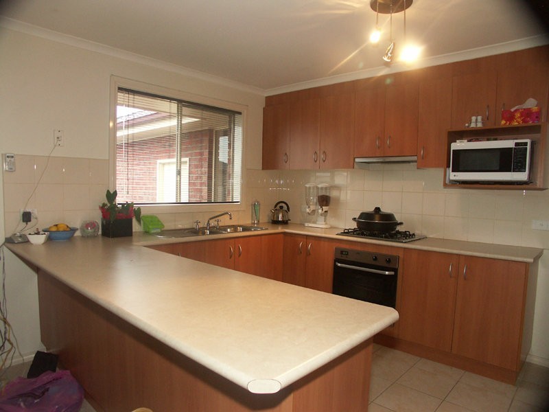 Taylors Hill VIC 3037