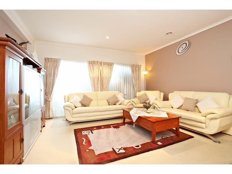 Taylors Hill VIC 3037