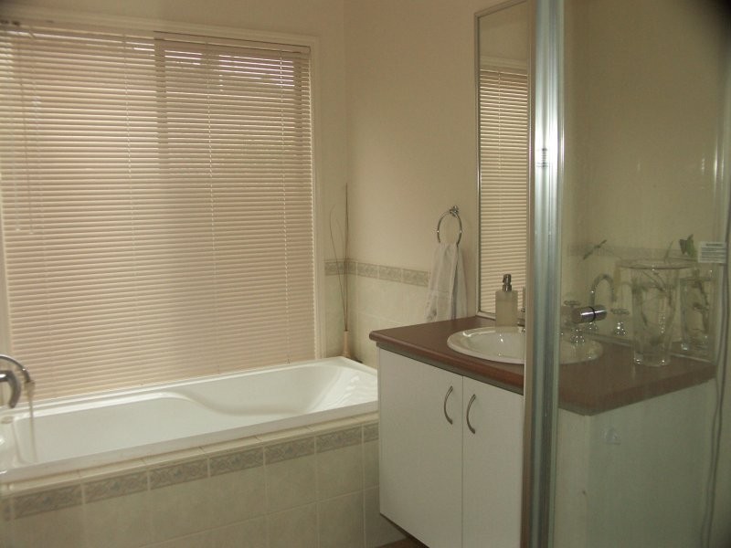 Taylors Hill VIC 3037