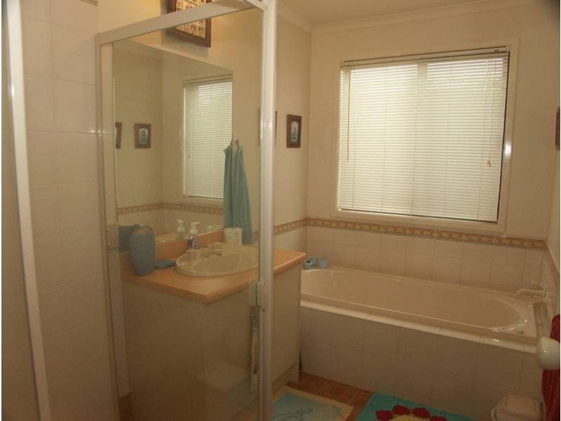 Caroline Springs VIC 3023