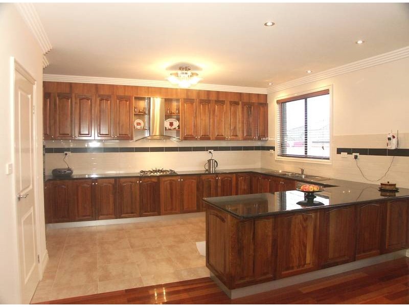 Taylors Hill VIC 3037